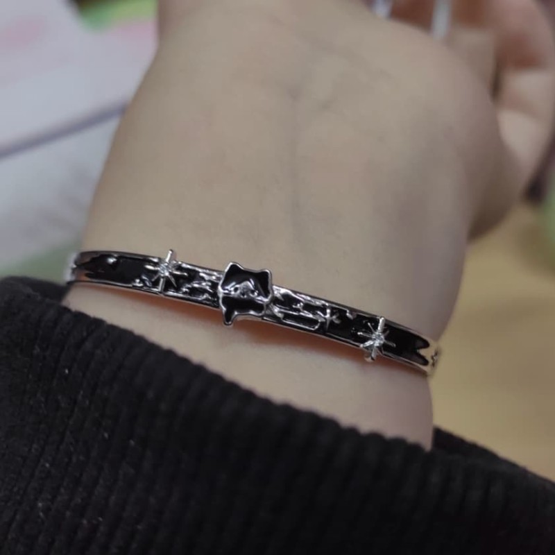 Kitten In The Snow Cat Bracelet Sweet And Cool Bracelet